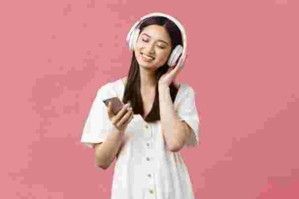Peran Musik Dalam Meningkatkan Mood Dan Produktivitas - Bunyi, Irama, serta Antusias: Gimana Nada Jadi“ Materi Bakar” Mood