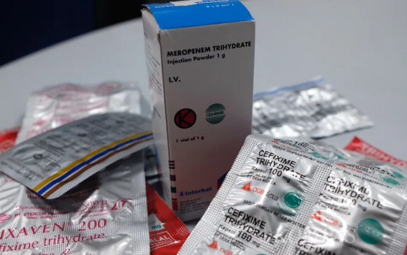 Konsumsi Antibiotik Dengan Cara Padat