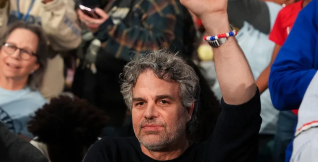 Mark Ruffalo Menentang Trump