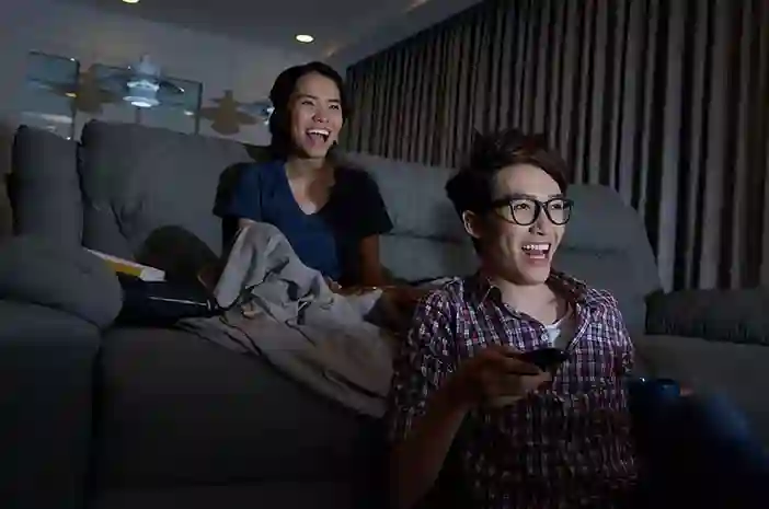 Menonton Film Komedi Membantu Mengurangi Tingkat Stres Harian - Dalam kehidupan modern yang serba kilat, tekanan